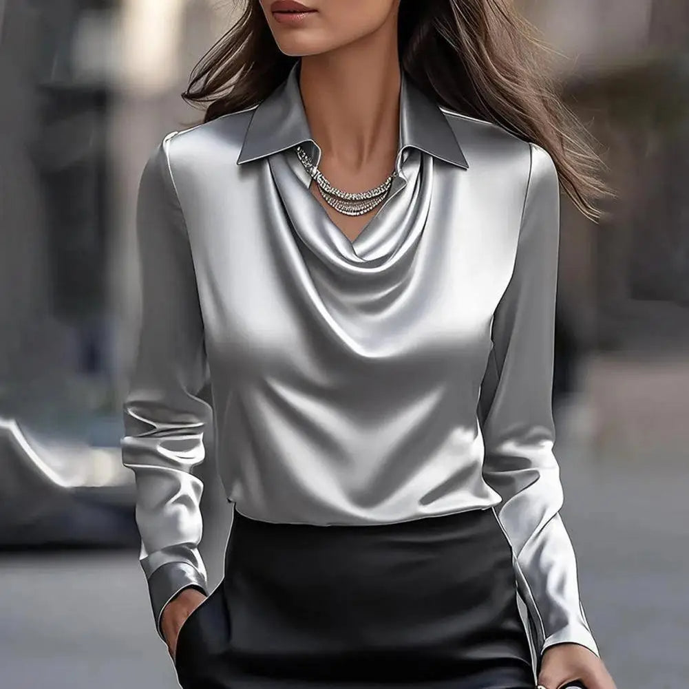 Blouse satinée pour femmes
