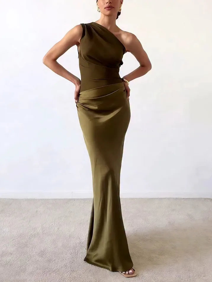Robe longue à col asymétrique pour femmes