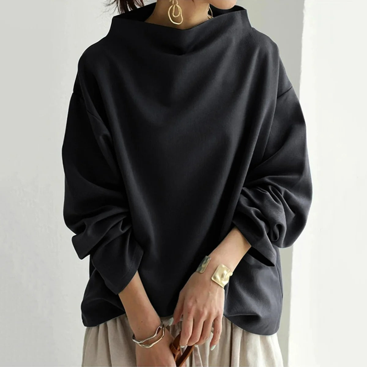 Pull Col Roulé Noir Élégant pour Femmes