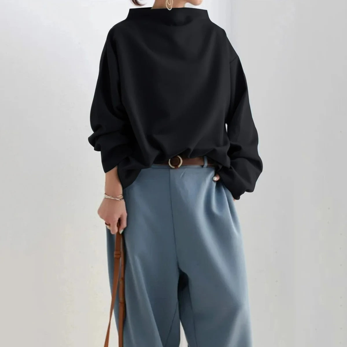Pull Col Roulé Noir Élégant pour Femmes