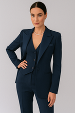 Ensemble Trois Pièces pour Femme: Blazer Ajusté, Gilet et Pantalon Slim