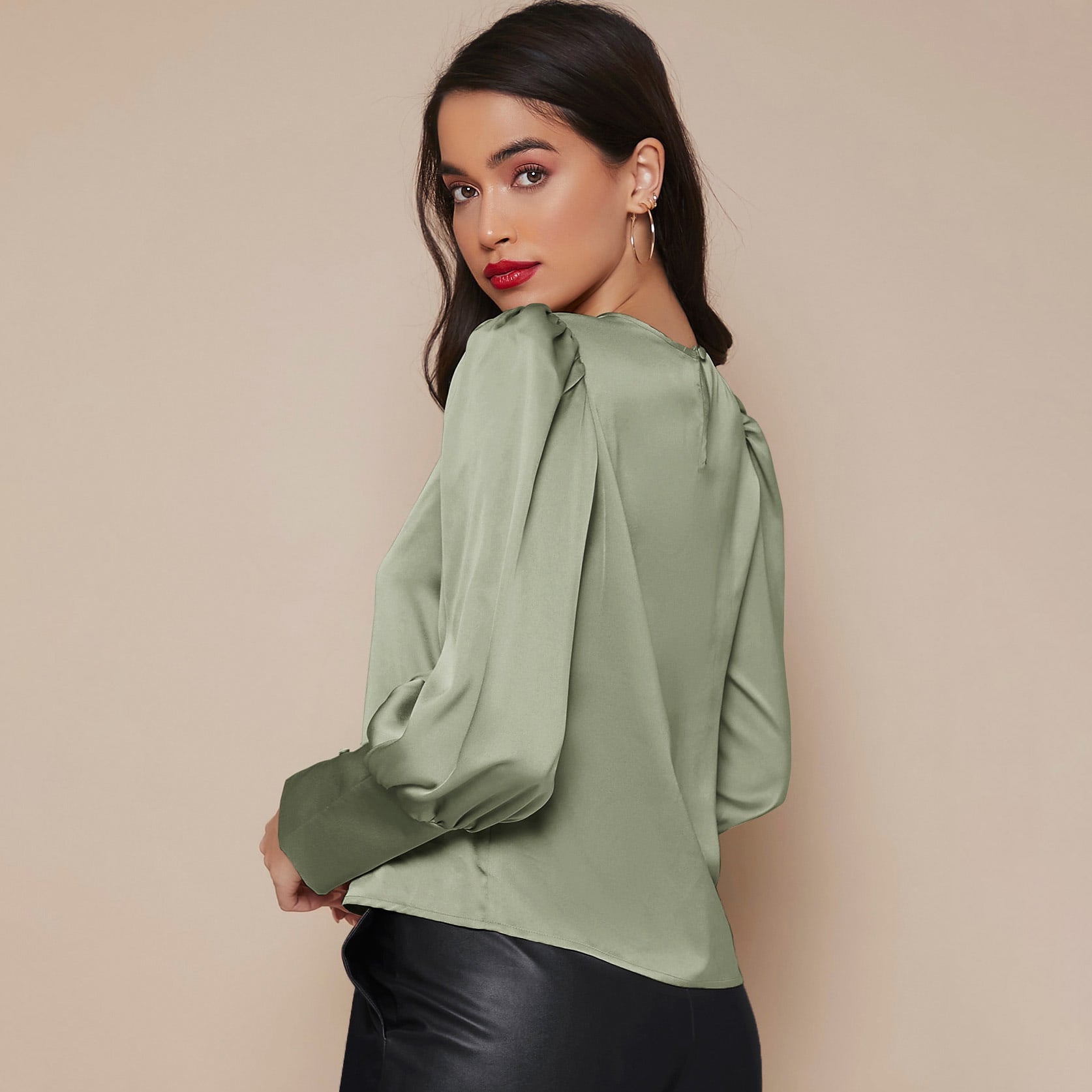 Chemise Satin à Manches Longues pour Femme - Emilia Lane