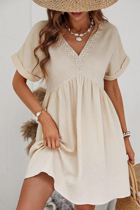 Robe Mini en Dentelle à Col V Élégante