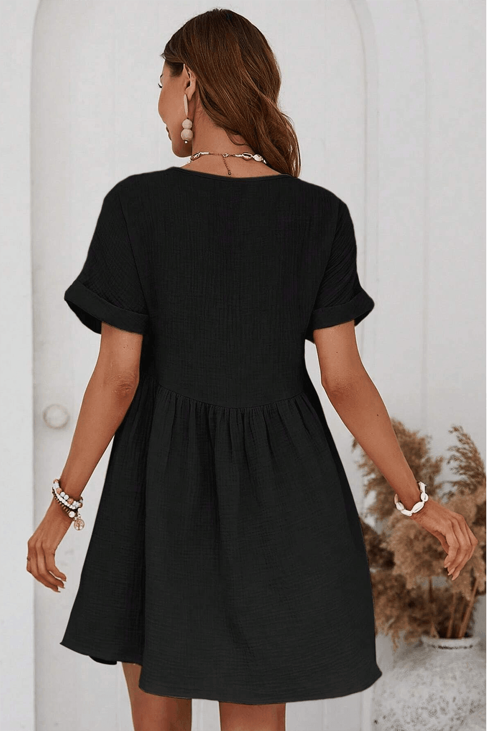 Robe Mini en Dentelle à Col V Élégante