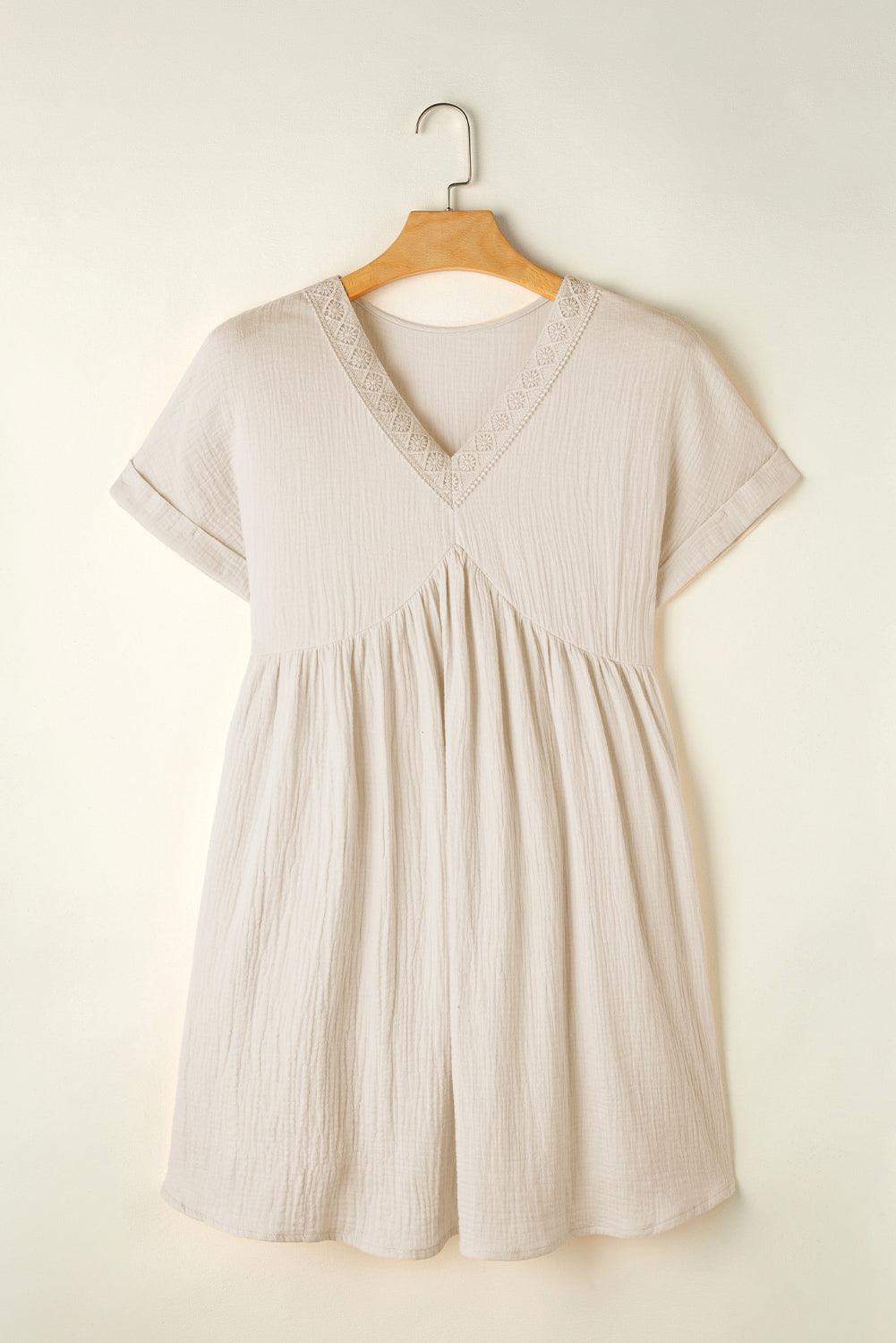 Robe Mini en Dentelle à Col V Élégante