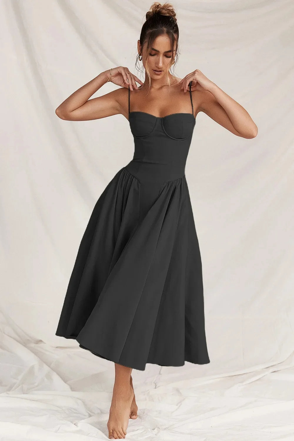 Robe Midi à Träger Ajustée et Plissée pour Femme | Idéale pour les Sorties