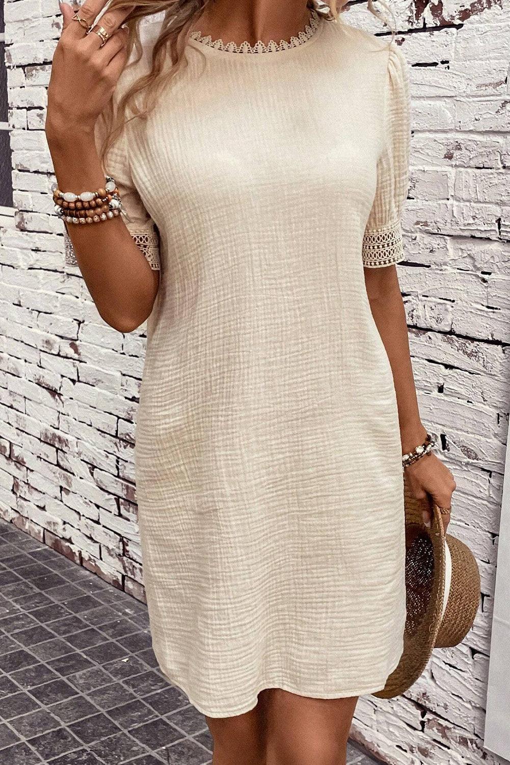 Robe Shift Chic en Dentelle avec Manches Bouffantes
