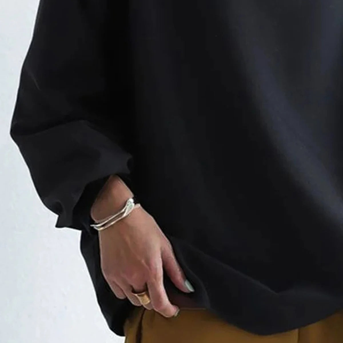 Pull Col Roulé Noir Élégant pour Femmes