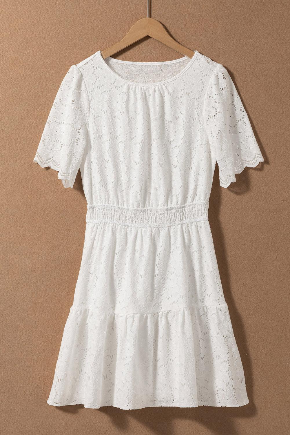 Robe à Manches Courtes avec Finition en Crochet