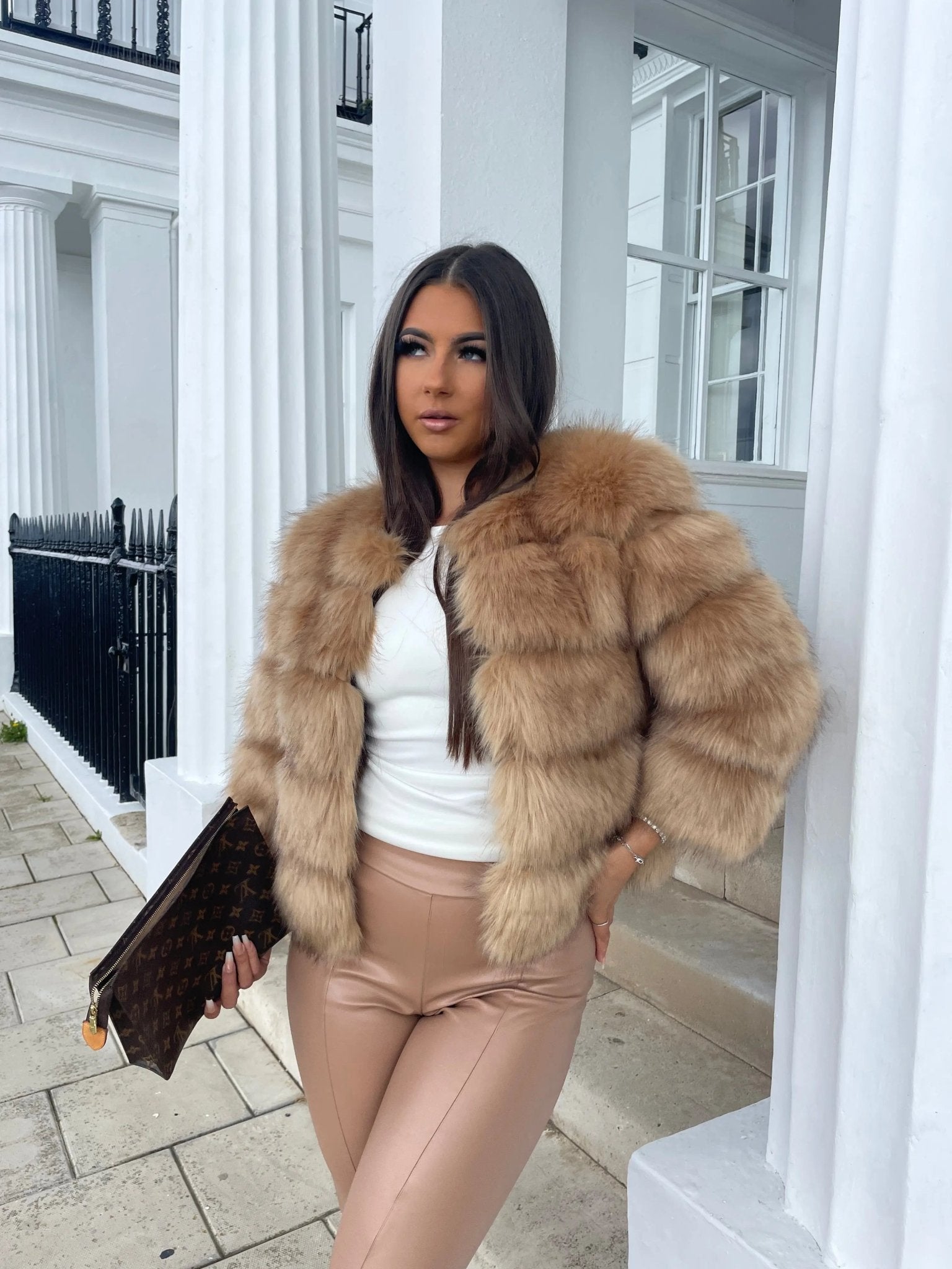 Manteau élégant en fausse fourrure pour femme - Emilia Lane