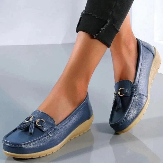 Mocassin Confort en Cuir à Pompon et Boucle Dorée pour Femme - Emilia Lane