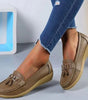 Mocassin Confort en Cuir à Pompon et Boucle Dorée pour Femme