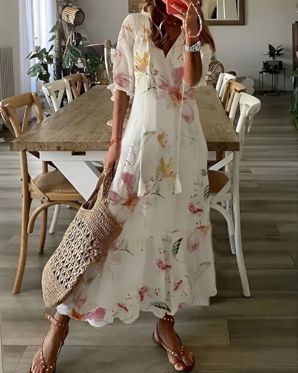 Robe longue à motifs à col V pour femmes - Emilia Lane