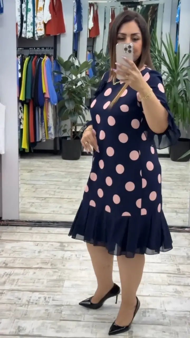 Robe Plissée Pois Pink Navy Coupe Ajustée - Emilia Lane