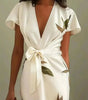 Robe portefeuille satin imprimée pour femmes - Emilia Lane