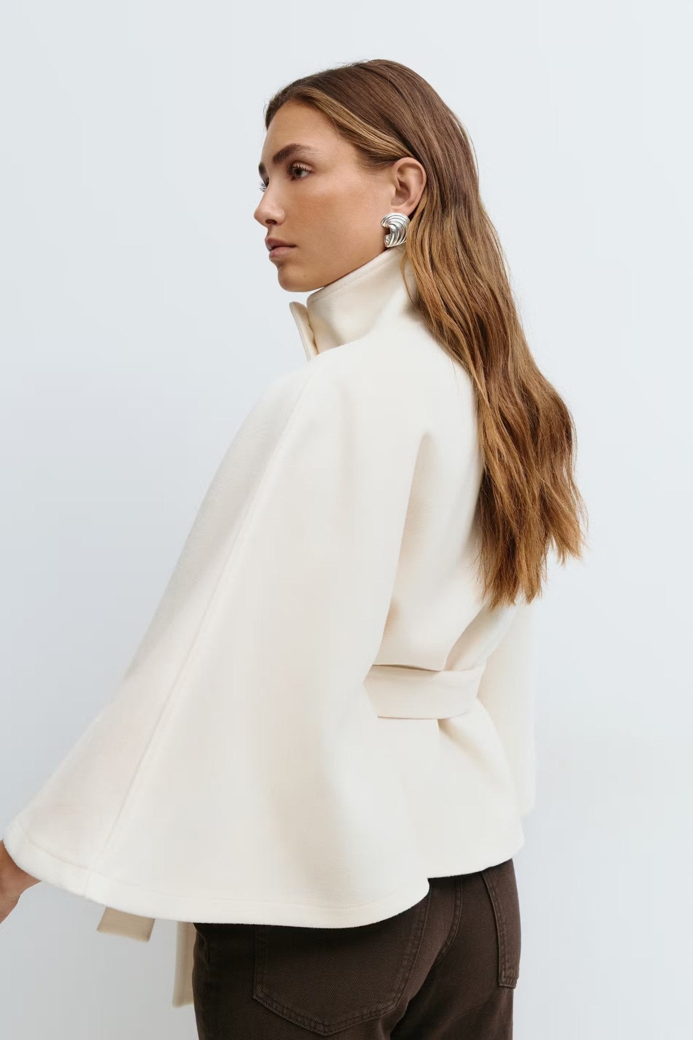 Veste Cape Courte à Col Montant pour Femme - Emilia Lane