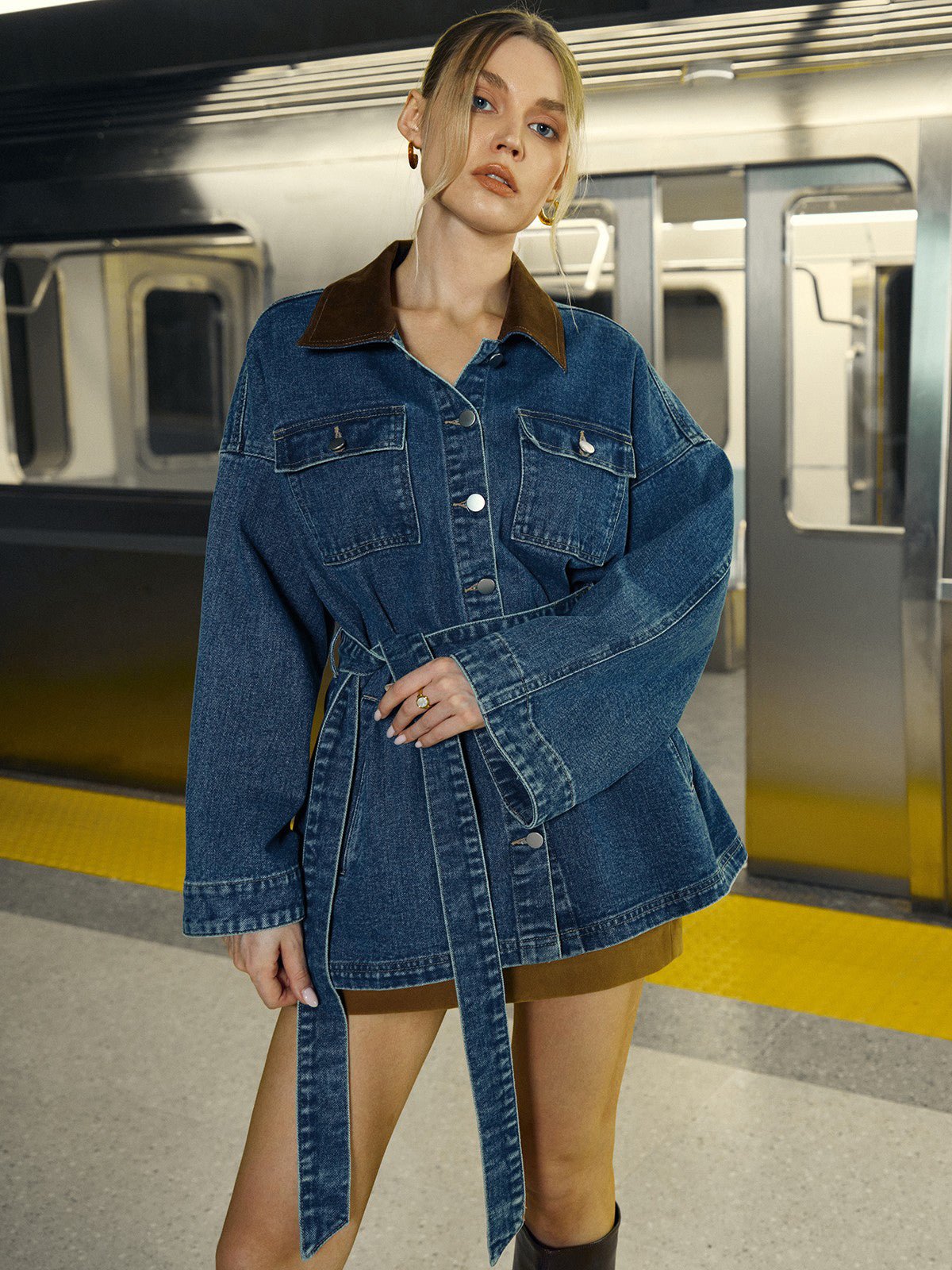 Veste en jean à col rabattu avec ceinture à la taille pour Femme - Emilia Lane